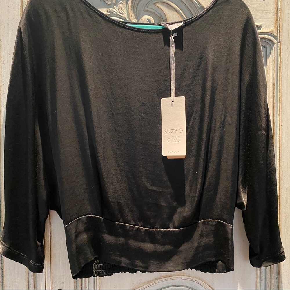 SUZY D London black SZ Sm blouse